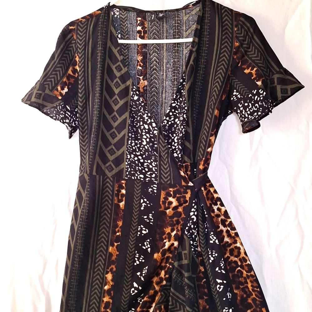 3/$20--Animal Print Cotton Wrap Dress With Ruffles, Sz 4, NWOT - Picture 4 of 14